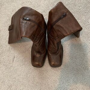 Brown Leather Boots with Zipper